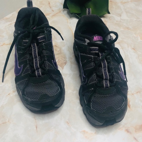 NIKE AIR Sneakers - GREY BLACK ATHLETIC SHOES PURPLE SWOOSH 6.5 - Picture 1 of 5